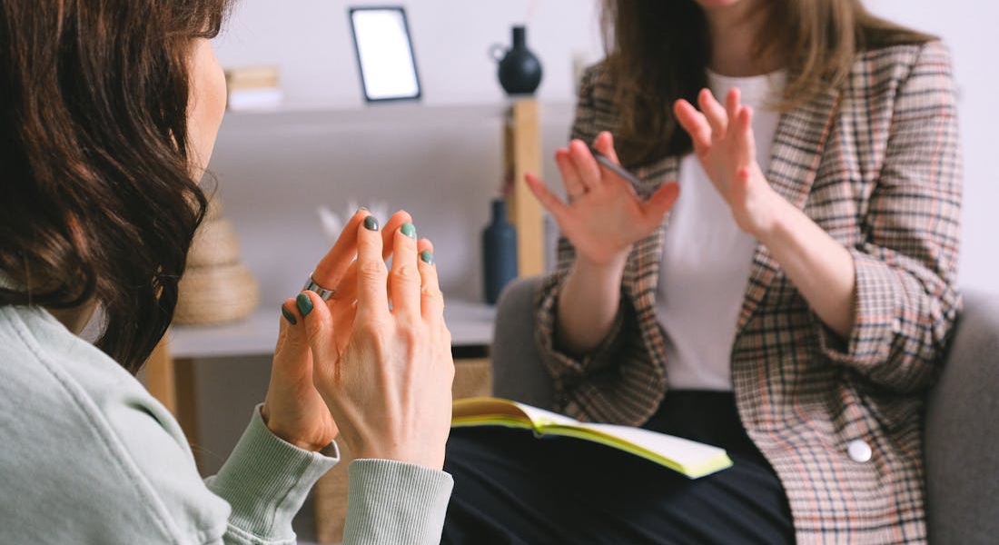 A therapist and patient at a addiction and mental health treatment in Texas.